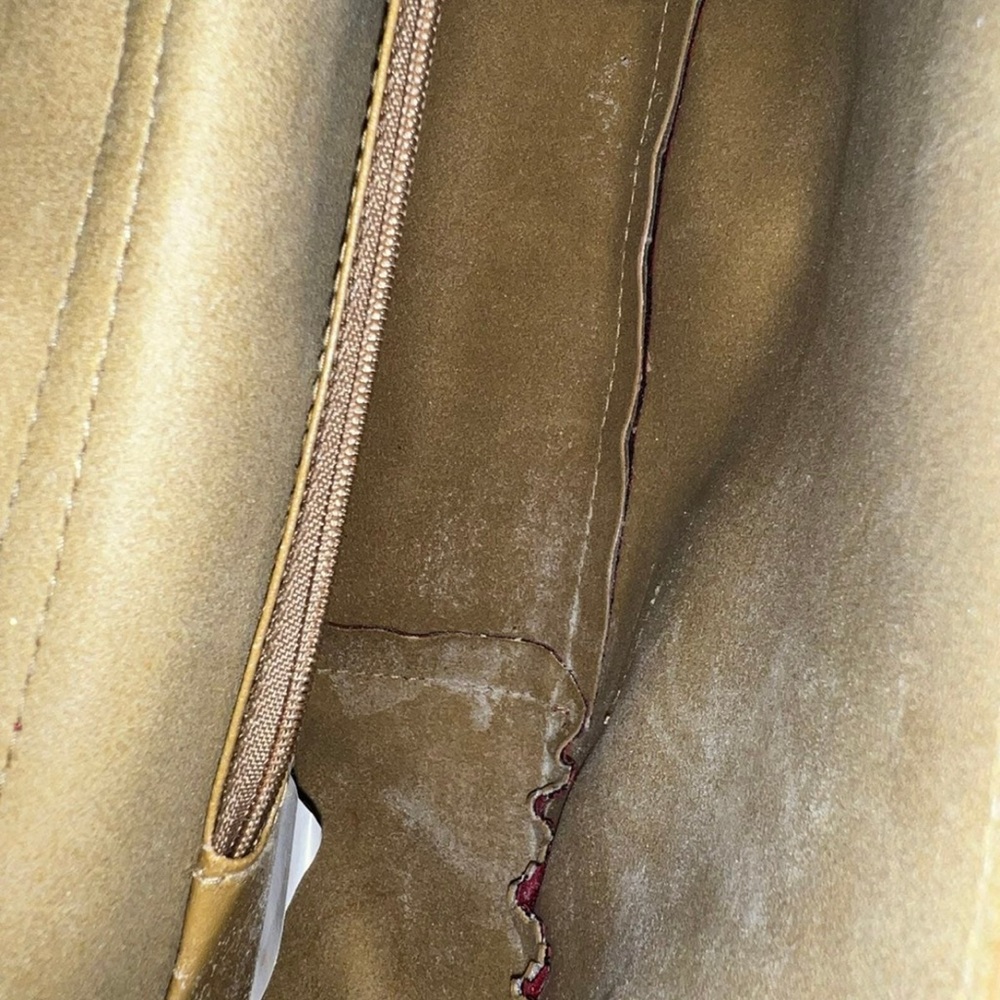 Red Shoulder Bag - Picture 5 of 6